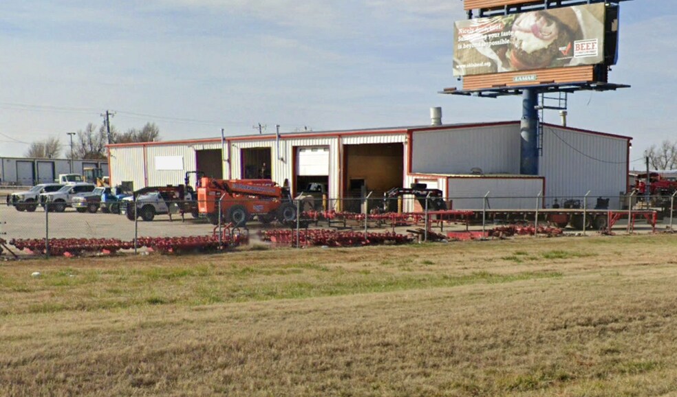 More Photos Of 1900 SW 27th St, El Reno Warehouse For Lease