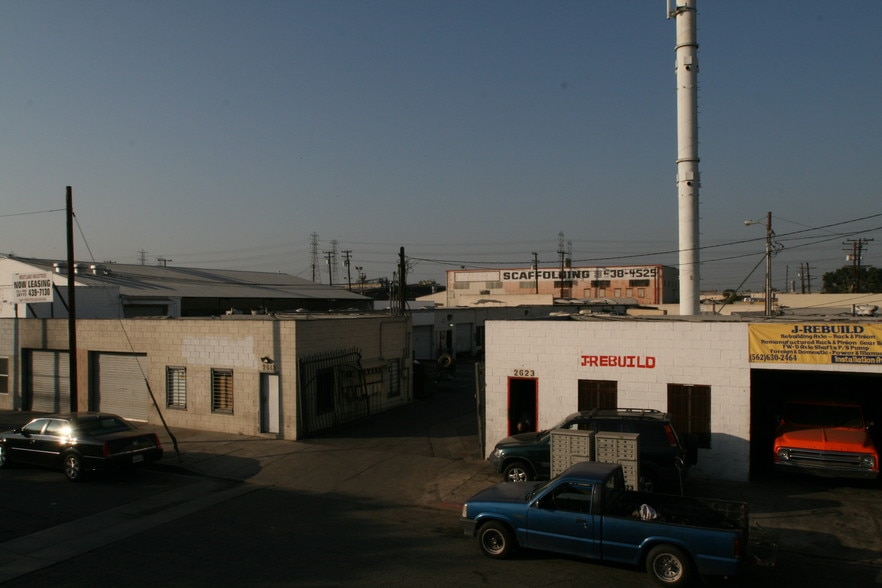 More Photos Of 2611-2623 E 67th St, Long Beach Warehouse For Lease