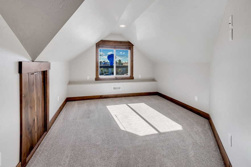 More Photos Of 16303 64th St E, Sumner Office For Lease