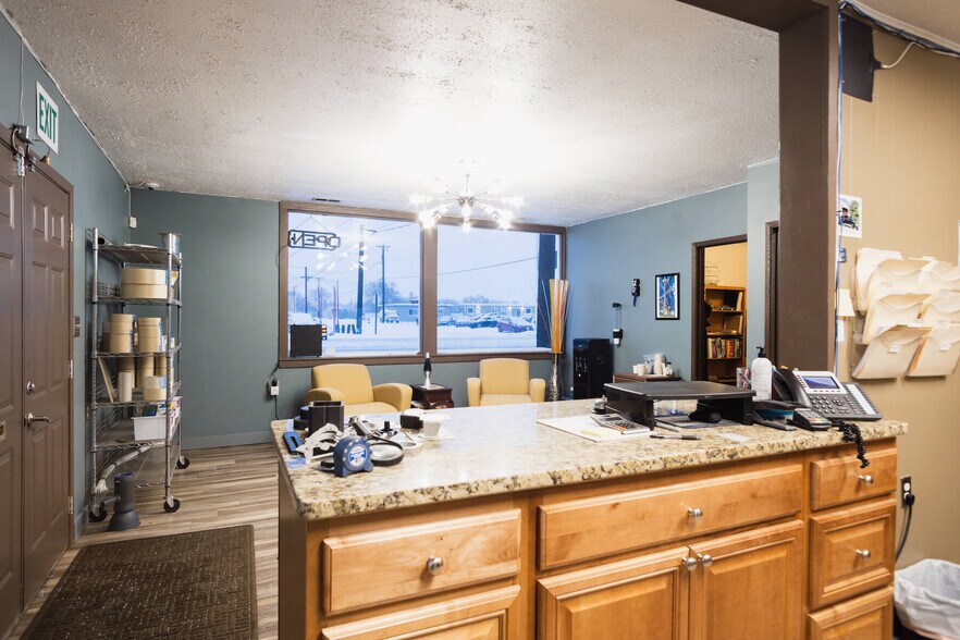 More Photos Of 2002 Fruitvale Blvd, Yakima Warehouse For Sale