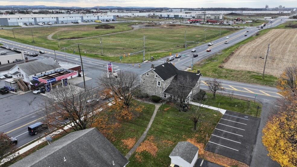 More Photos Of 797 Main St, Tatamy Office Residential For Lease