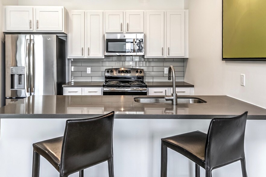 More Photos Of 1415 Cuming St NE, Omaha Apartments For Lease