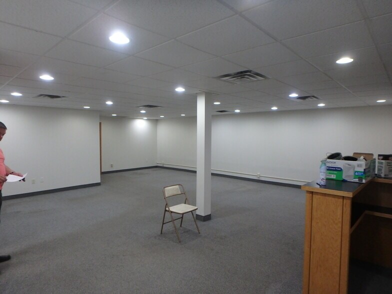More Photos Of 112 E 5th St, Chaska Office For Sale