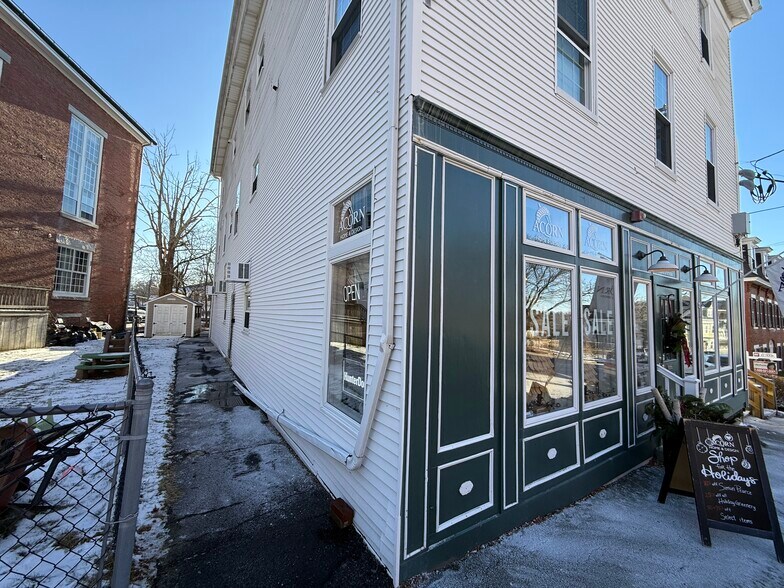 More Photos Of 8-10 Essex St, Andover Storefront Retail Office For Lease