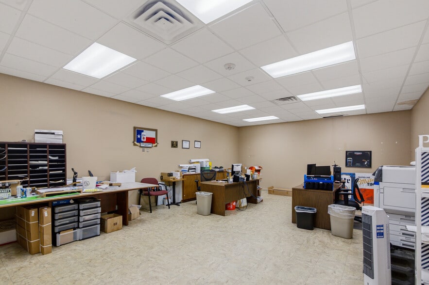 More Photos Of 8316 Lone Tree Rd, Victoria Industrial For Sale