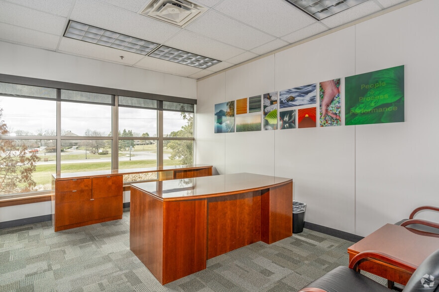 More Photos Of 4640 Trueman Blvd, Hilliard Office For Lease