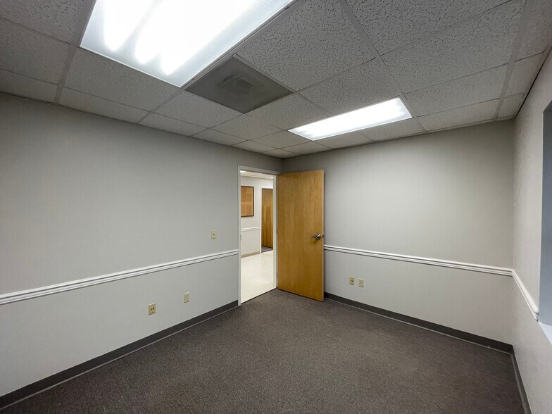 More Photos Of 525 Samaritans Ridge Ct, Elkin Medical For Lease