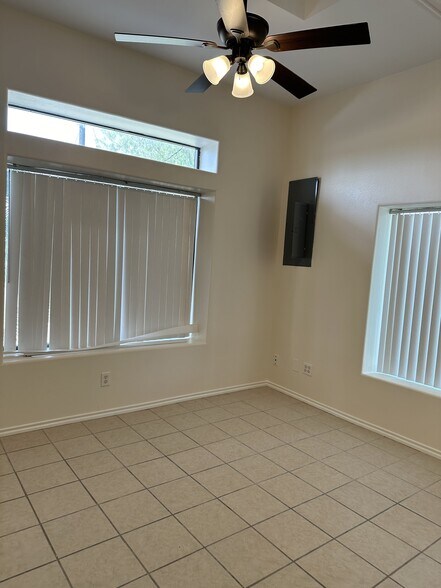 More Photos Of 1939 W. Owassa Rd, Edinburg Office For Lease