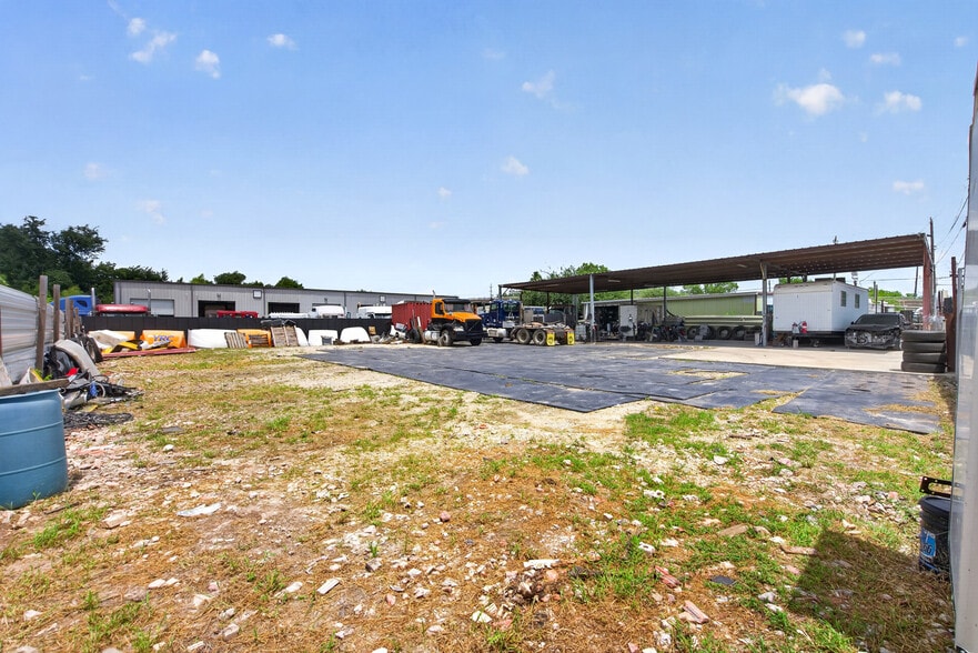 More Photos Of 7521 Parkhurst Dr, Houston Land For Sale