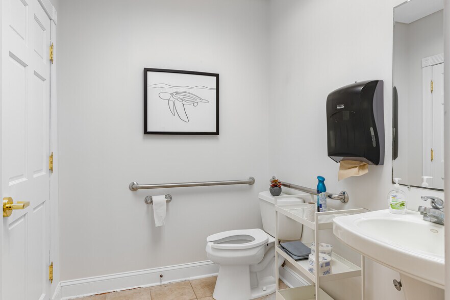 More Photos Of 1301 Plantation Island Dr, Saint Augustine Medical For Sale