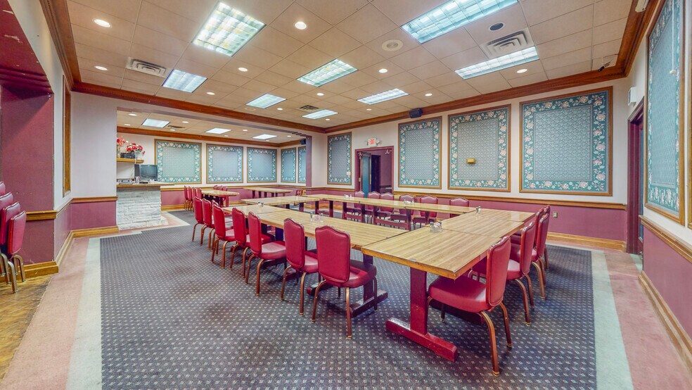 More Photos Of 501 Washington St, Steubenville Restaurant For Sale