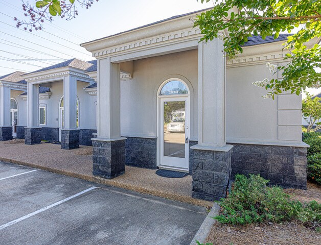 More Photos Of 359 Towne Center Blvd, Ridgeland Office For Lease