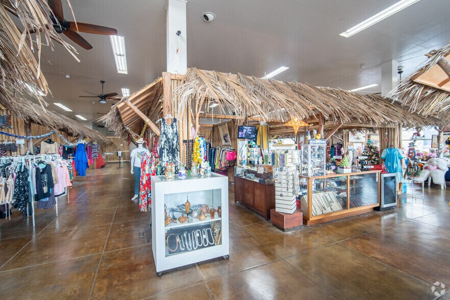 More Photos Of 138 Kamehameha Ave, Hilo Storefront For Sale