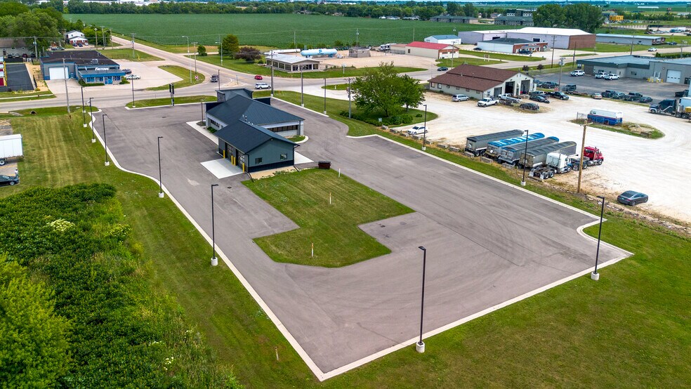 More Photos Of 1010 251 Hwy, Rochelle Office For Sale