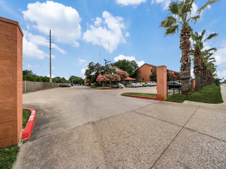 More Photos Of 7737 Skolout St, San Antonio Apartments For Sale