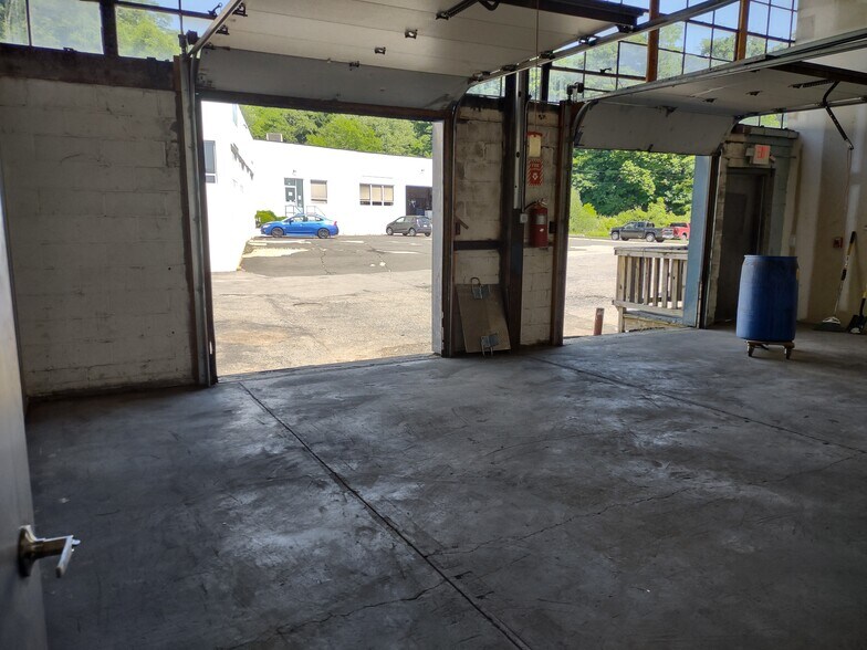 More Photos Of 97 N Water St, Ossining Warehouse For Lease