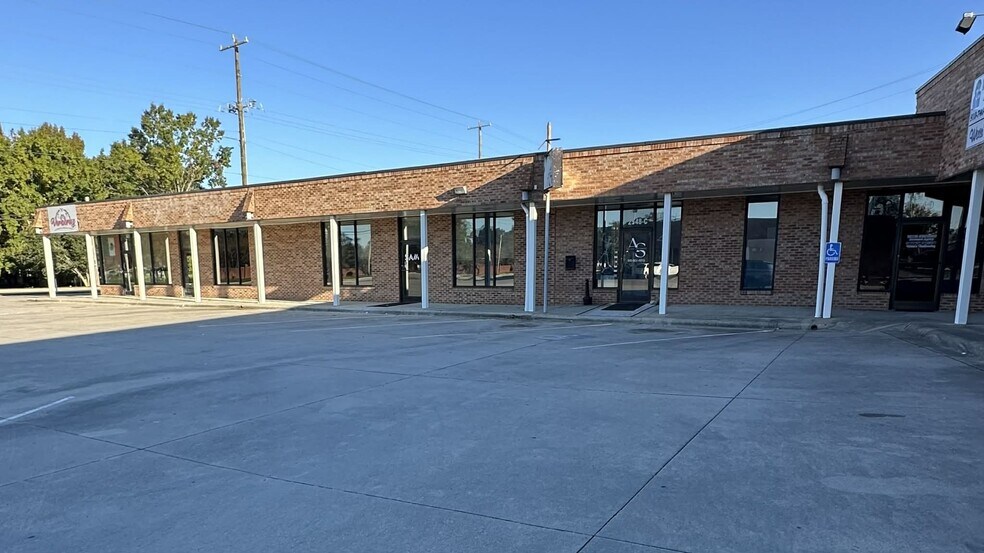 More Photos Of 2548 Fayetteville Rd, Lumberton Storefront Retail Office For Lease