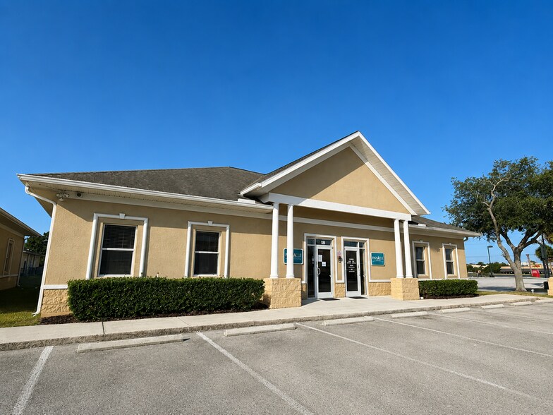 Primary Photo Of 5282-5286 Applegate Dr, Spring Hill Office For Sale
