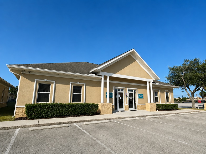 Primary Photo Of 5282-5286 Applegate Dr, Spring Hill Office For Lease