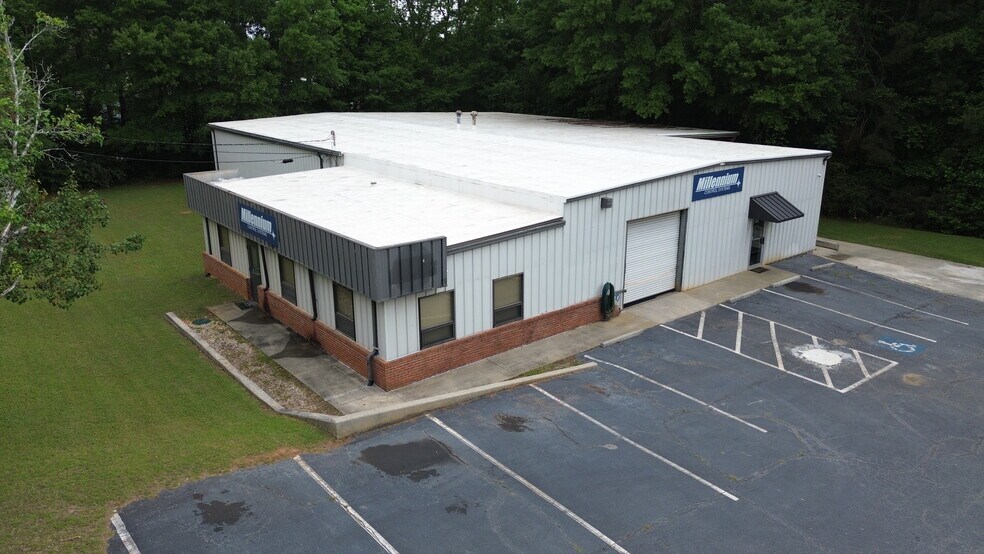 More Photos Of 46 Hillwood Cir, Newnan Service For Lease