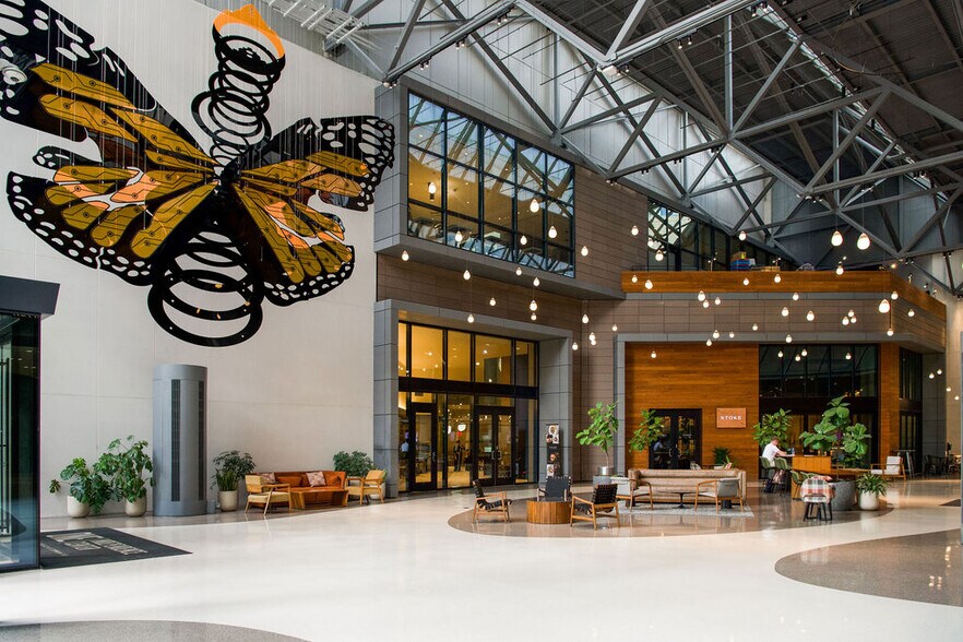 More Photos Of 101 N Tryon St, Charlotte Office For Lease