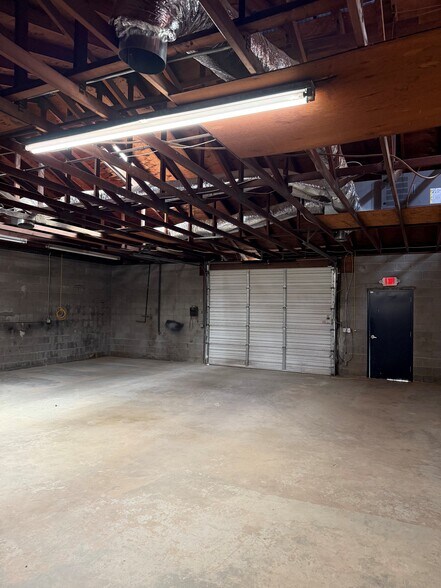 More Photos Of 4860 Clark Howell Hwy, College Park Freestanding For Lease