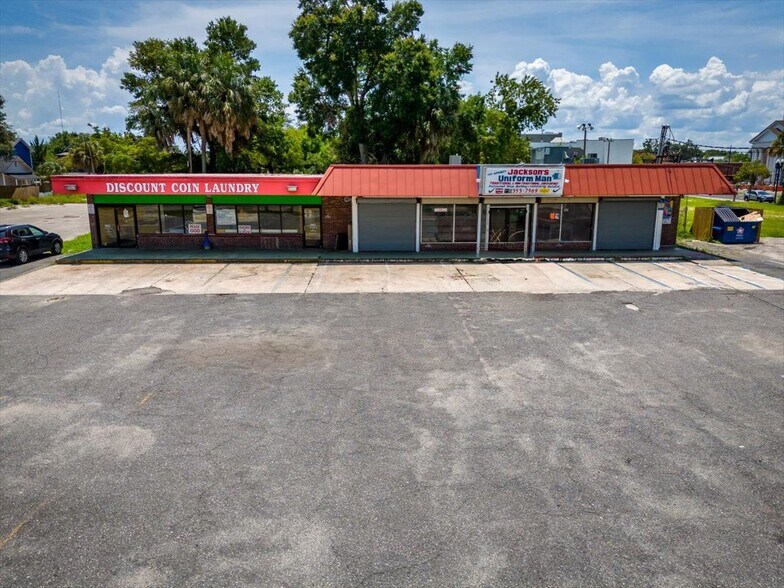 More Photos Of 20 E 9th St, Jacksonville Freestanding For Sale