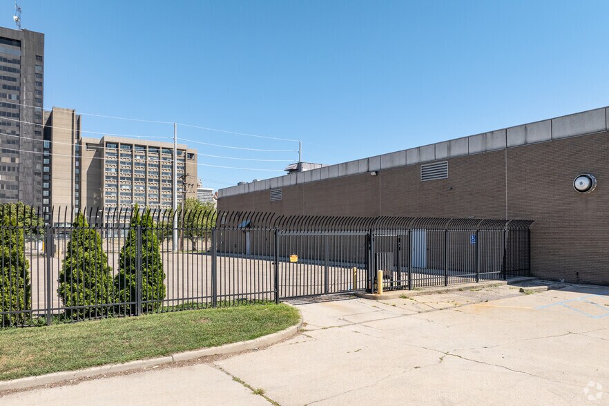More Photos Of 1400 Howard St, Detroit Warehouse For Lease