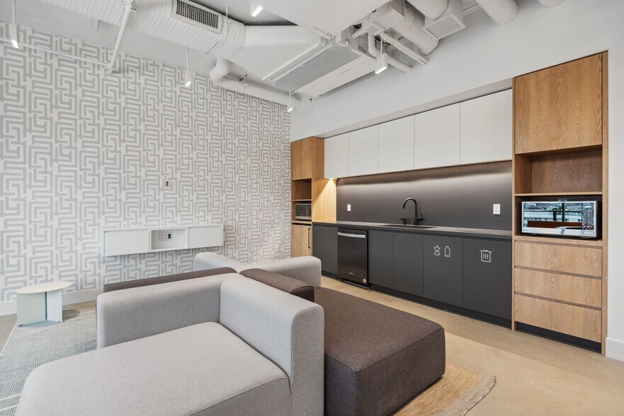 More Photos Of 8188 Manitoba St, Vancouver Light Distribution For Lease