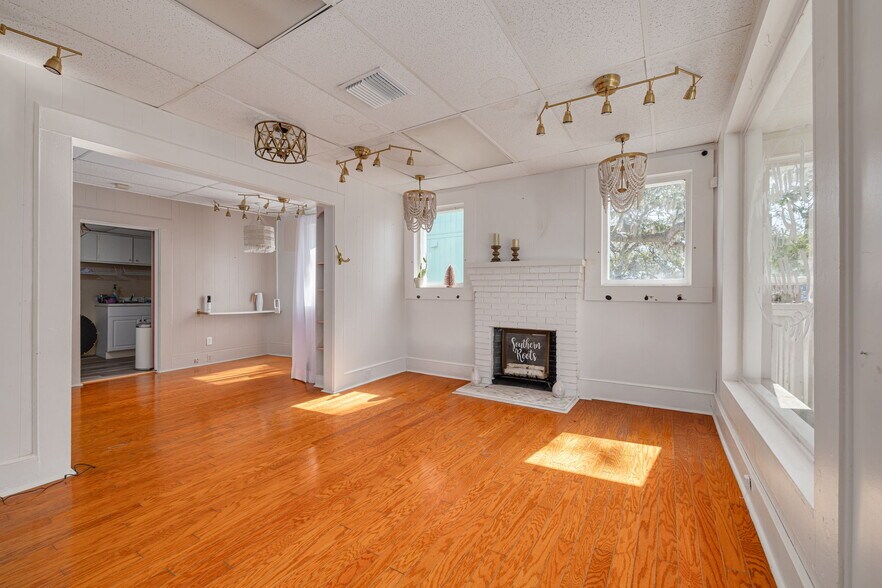 More Photos Of 132 7th Ave S, Safety Harbor Restaurant For Sale