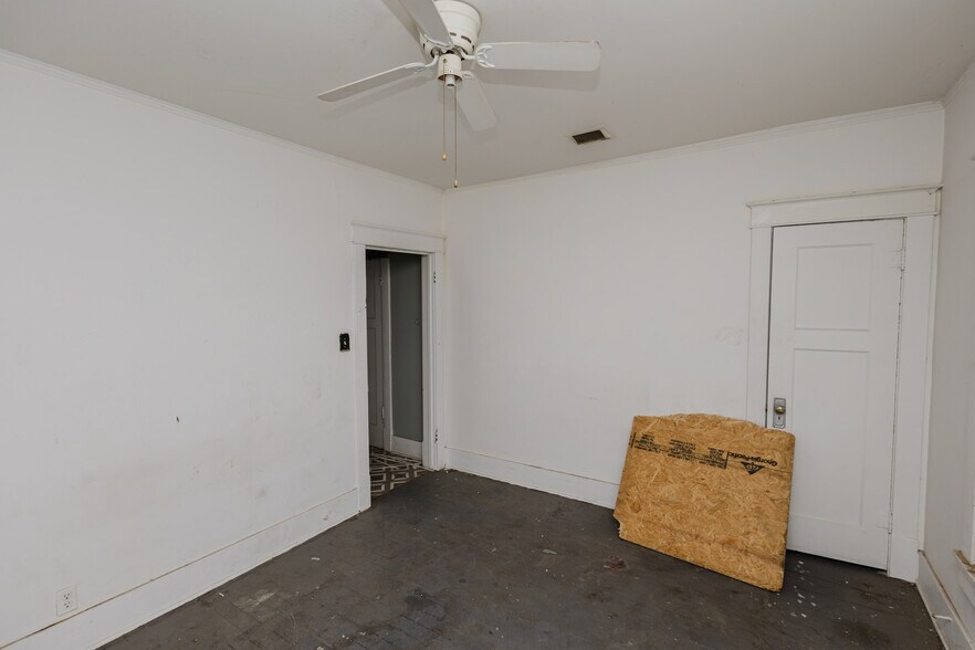 More Photos Of 123 E Madison Ave, Arkansas City Apartments For Sale