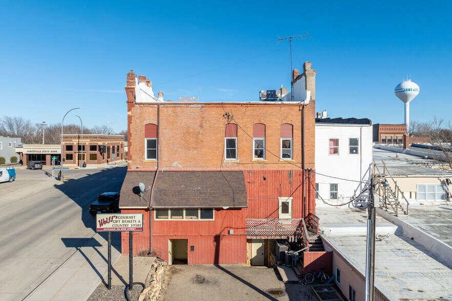 More Photos Of 138 N Main St, Janesville Storefront Retail Residential For Sale