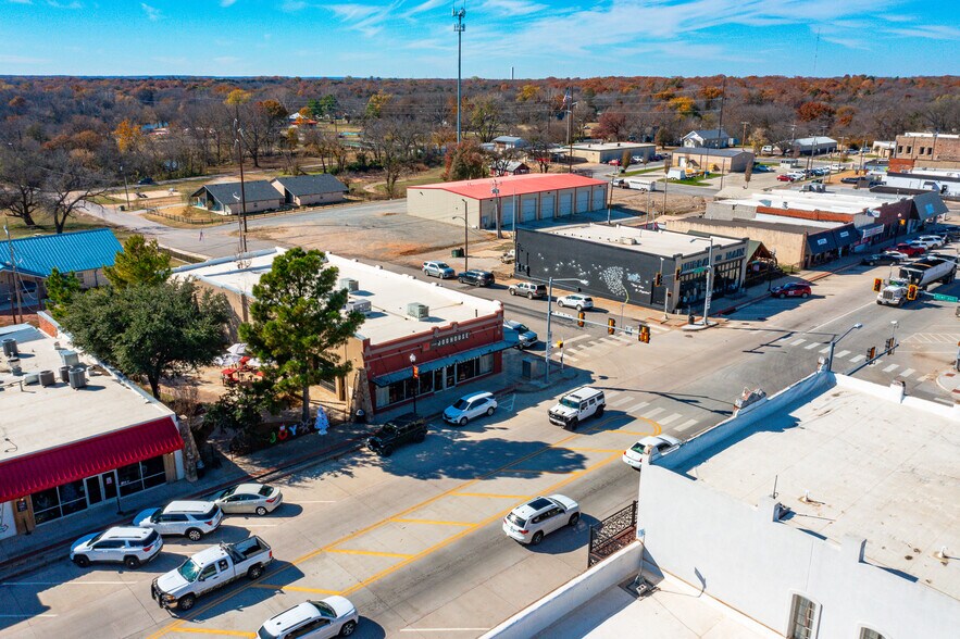 More Photos Of 221 W Main St, Tishomingo Hotel For Sale