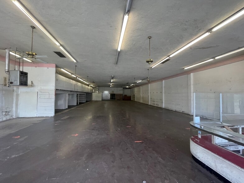 More Photos Of 4134 Orange Ave, Long Beach Freestanding For Sale