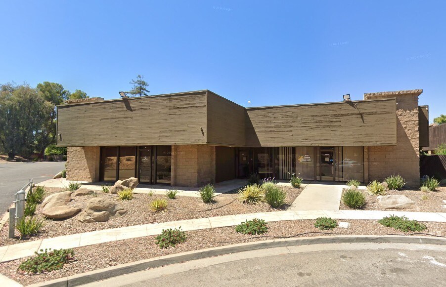 Primary Photo Of 1398 W Indianapolis Ave, Fresno Medical For Lease