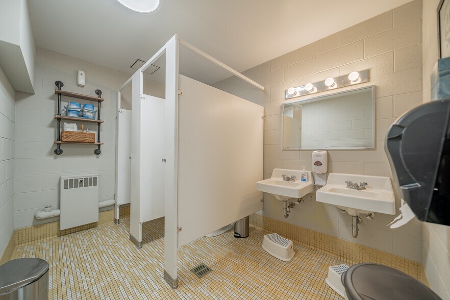 More Photos Of 1331 High Ave, Oshkosh Religious Facility For Sale