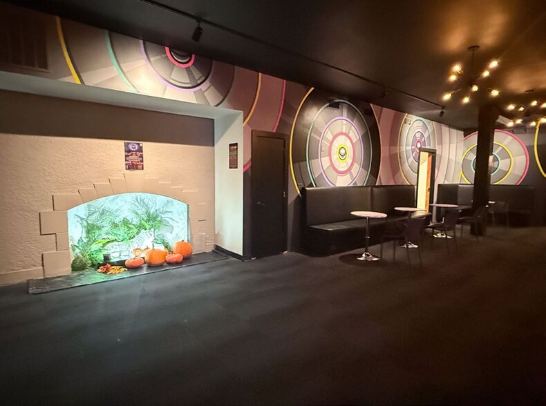 More Photos Of 615 SE Alder St, Portland General Retail For Sale