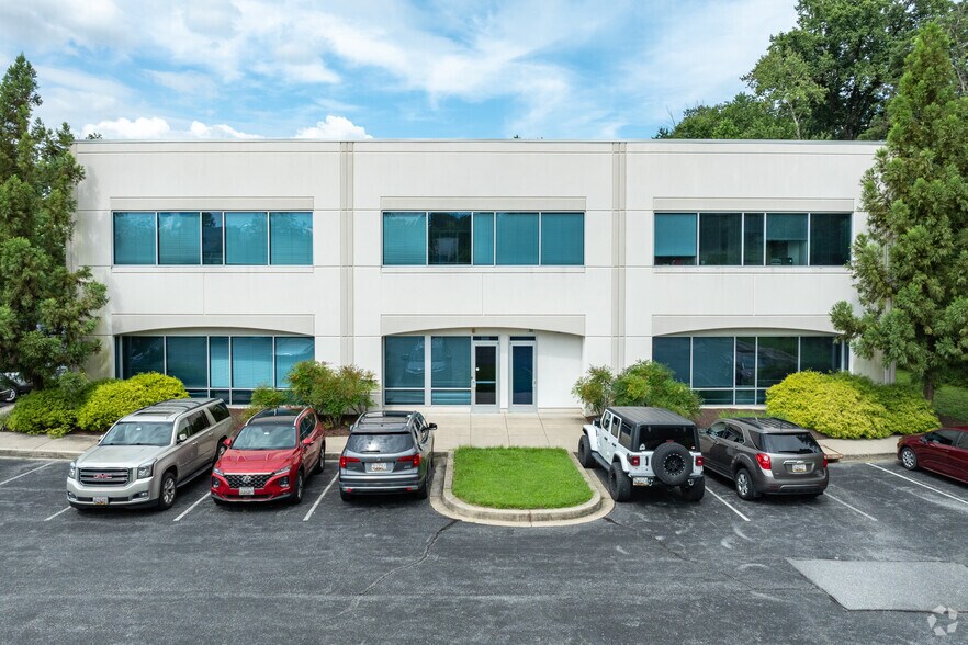 More Photos Of 7050 Hi Tech Dr, Hanover Office For Sale