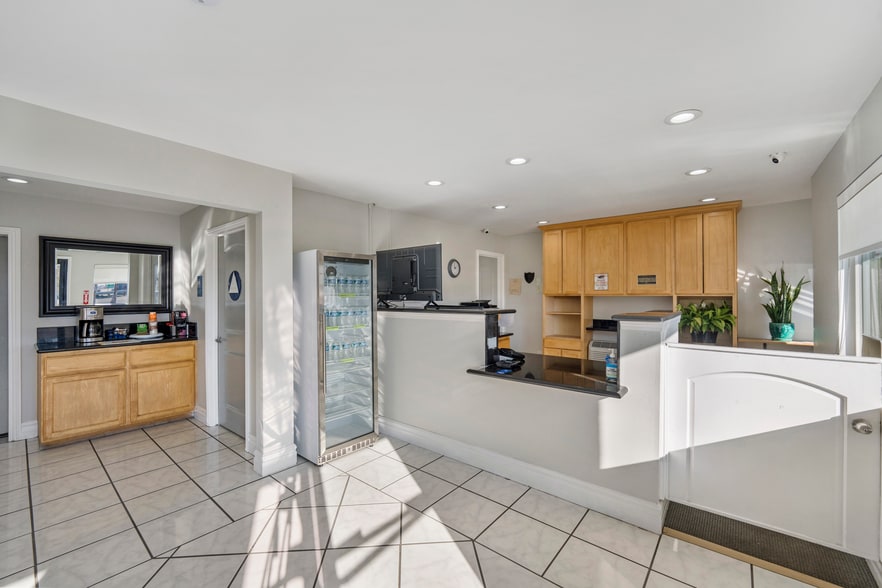 More Photos Of 8009 N Highway 99, Stockton Hotel For Sale