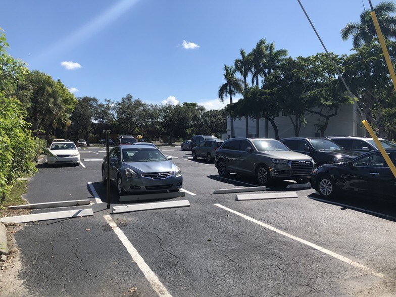 More Photos Of 2514 Hollywood Blvd, Hollywood Office Residential For Lease