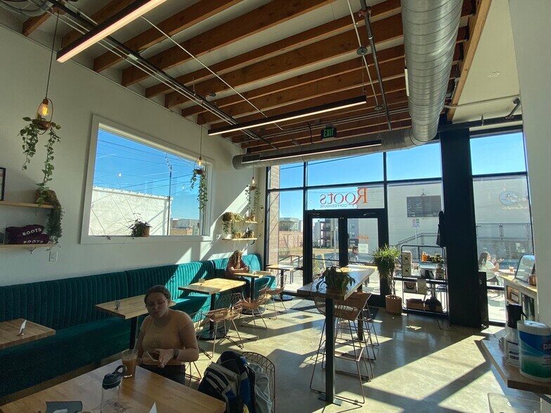 More Photos Of 400 Bryan Ave, Fort Worth Storefront Retail Office For Lease