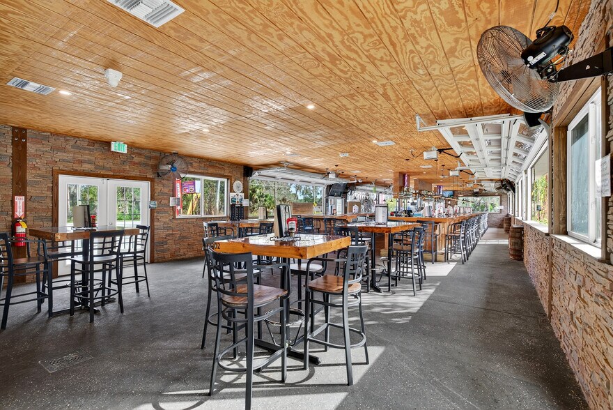 More Photos Of 765 3rd Ave, Welaka Restaurant For Sale