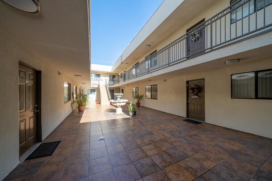 More Photos Of 17115 Chatsworth St, Granada Hills Apartments For Sale