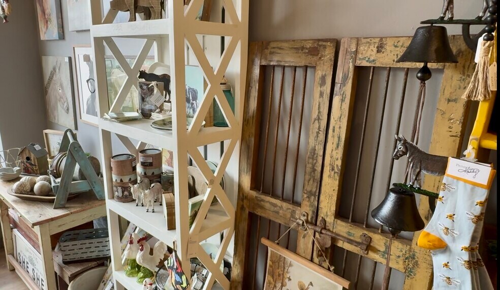 More Photos Of 111 W Main St, Florence Storefront For Sale