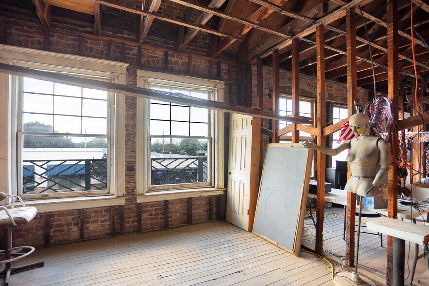 More Photos Of 479 B St, Biggs Storefront Retail Office For Sale