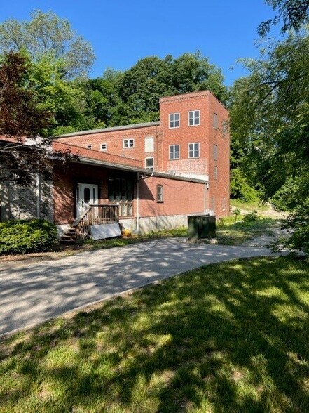 More Photos Of 300 Water St, Saint Charles Office For Sale