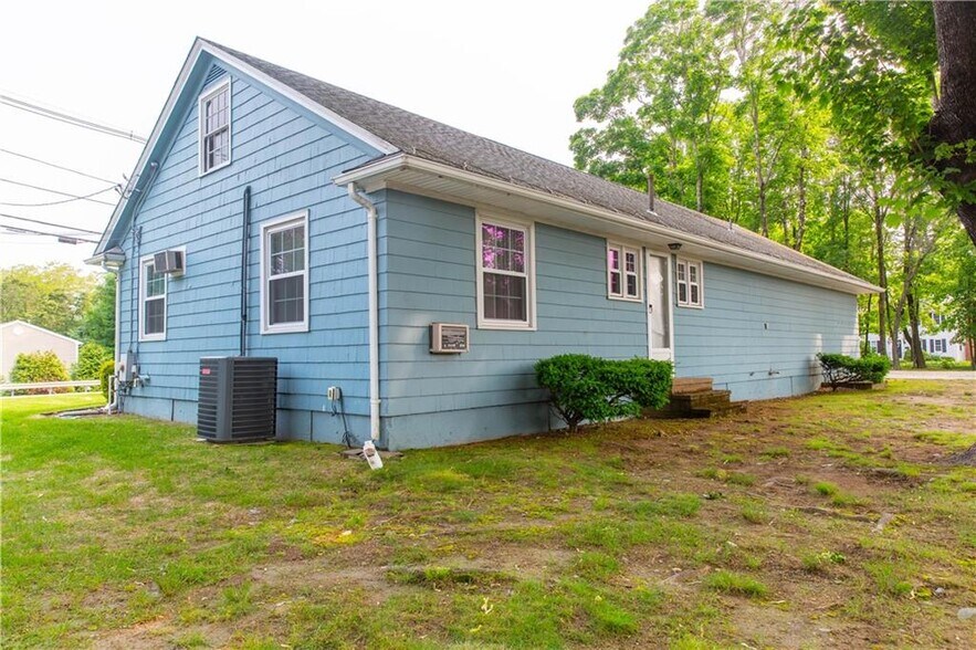 More Photos Of 5393 Post Rd, East Greenwich Office For Sale