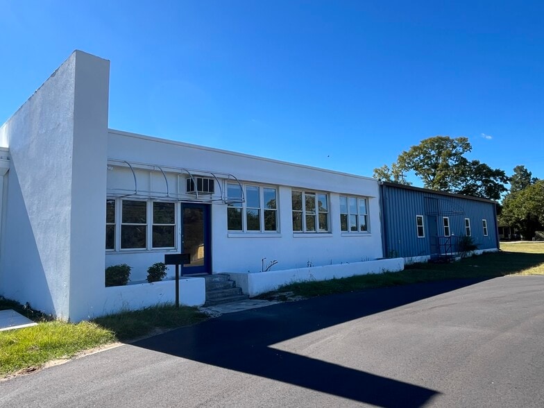 More Photos Of 1651 Holland St, West Columbia Warehouse For Lease