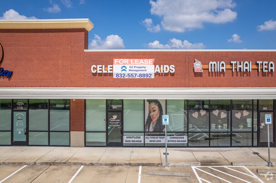 More Photos Of 3220 Kirby Dr, Pearland Storefront For Sale