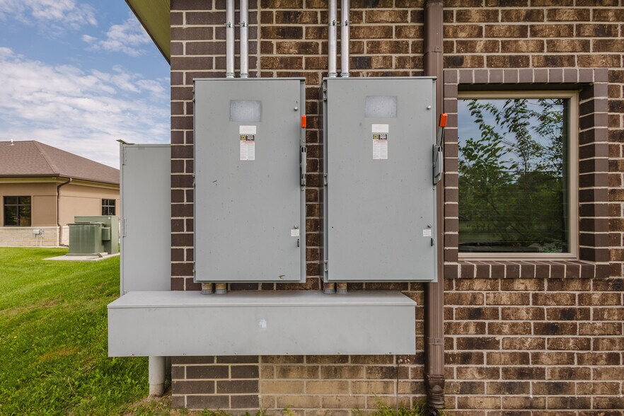 More Photos Of 429 S 119th St W, Wichita Office For Sale